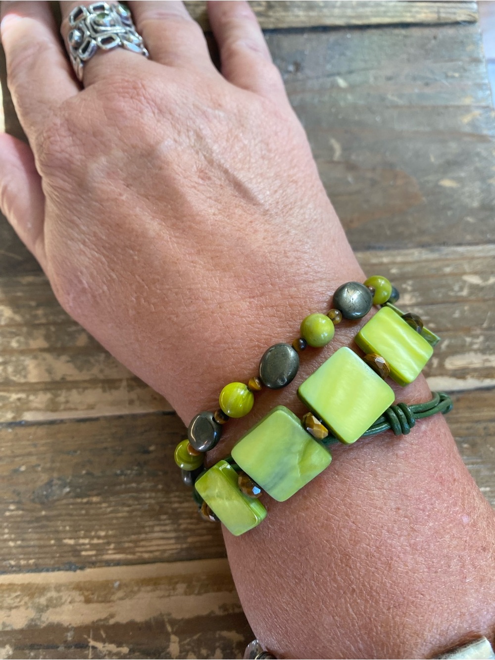 Silpada Multi-Strand Bracelet Green Mother of Pearl Bracelet B1132 fit up to 7.5 - Picture 5 of 5